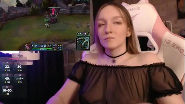 Image 3 of moonlish_siren Stream on Chaturbate on 1 month ago