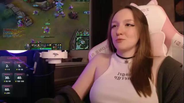 Image 10 of moonlish_siren Stream on Chaturbate on 1 month ago