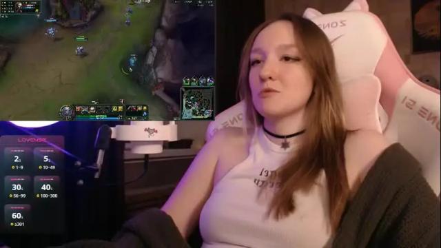 Image 3 of moonlish_siren Stream on Chaturbate on 1 month ago