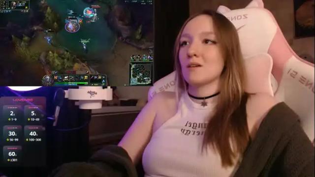 Image 4 of moonlish_siren Stream on Chaturbate on 1 month ago