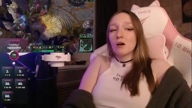 Image 6 of moonlish_siren Stream on Chaturbate on 1 month ago