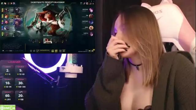Image 10 of moonlish_siren Stream on Chaturbate on 1 month ago