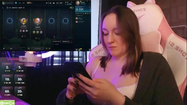 Image 10 of moonlish_siren Stream on Chaturbate on 1 month ago