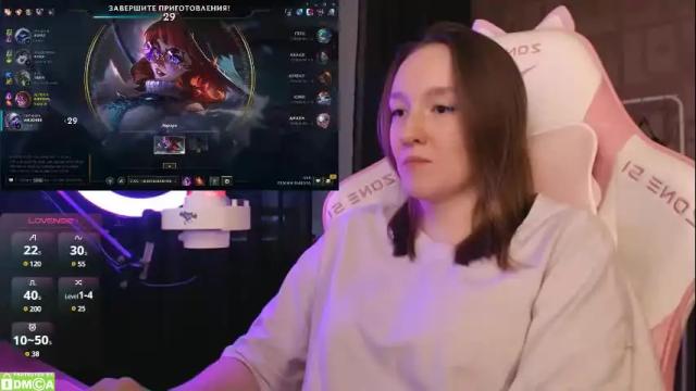 Image 3 of moonlish_siren Stream on Chaturbate on 1 month ago
