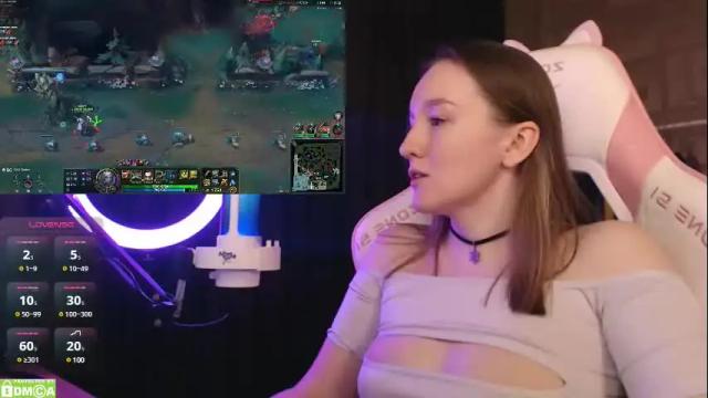 Image 12 of moonlish_siren Stream on Chaturbate on 18 days ago