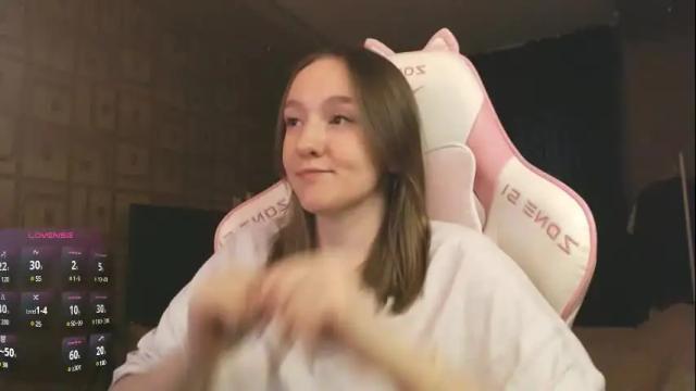Image 4 of moonlish_siren Stream on Chaturbate on 9 days ago