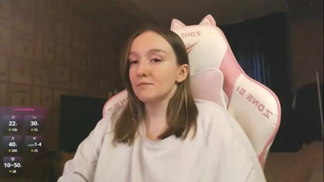 Image 7 of moonlish_siren Stream on Chaturbate on 9 days ago