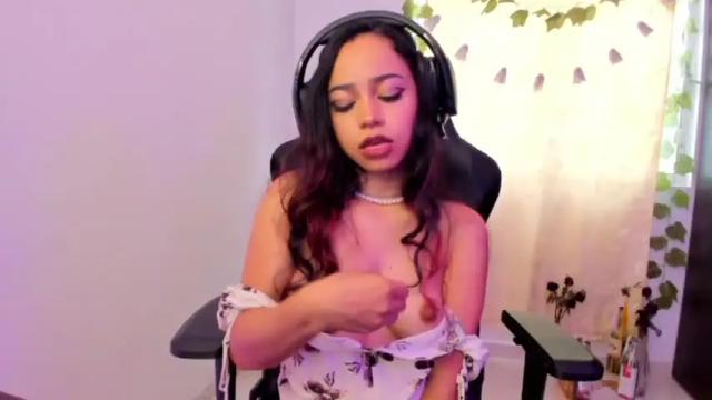 Image 7 of moonmadison Stream on Chaturbate on 18 months ago