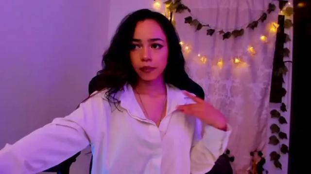 Image 6 of moonmadison Stream on Chaturbate on 17 months ago