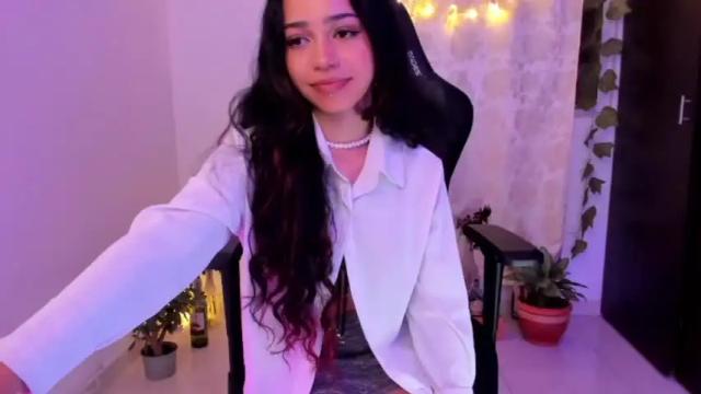 Image 10 of moonmadison Stream on Chaturbate on 17 months ago