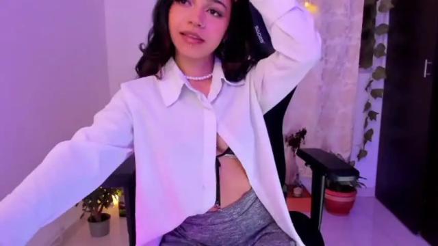 Image 11 of moonmadison Stream on Chaturbate on 17 months ago