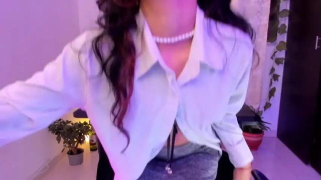Image 3 of moonmadison Stream on Chaturbate on 17 months ago