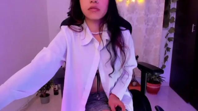 Image 4 of moonmadison Stream on Chaturbate on 17 months ago