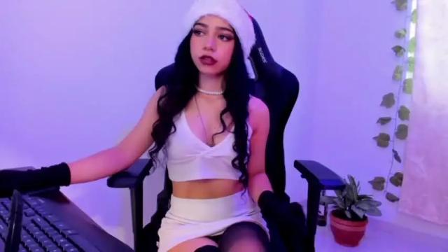 Image 12 of moonmadison Stream on Chaturbate on 17 months ago