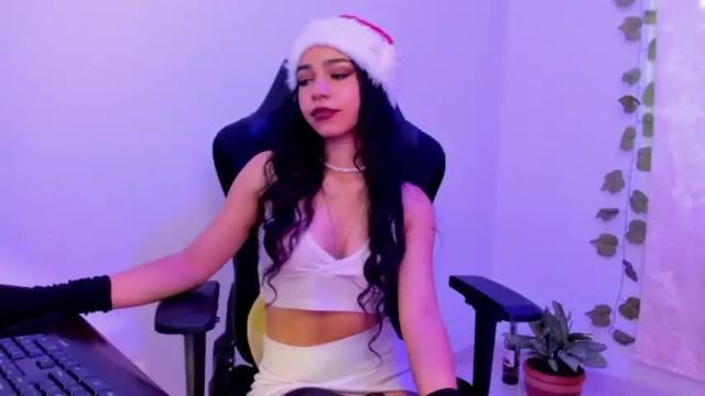 Image 4 of moonmadison Stream on Chaturbate on 17 months ago