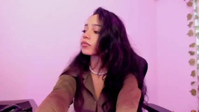 Image 12 of moonmadison Stream on Chaturbate on 16 months ago