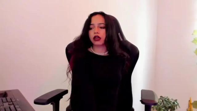 Image 4 of moonmadison Stream on Chaturbate on 16 months ago