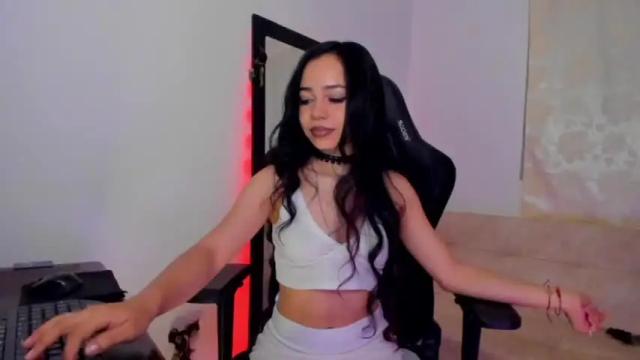 Image 3 of moonmadison Stream on Chaturbate on 13 months ago