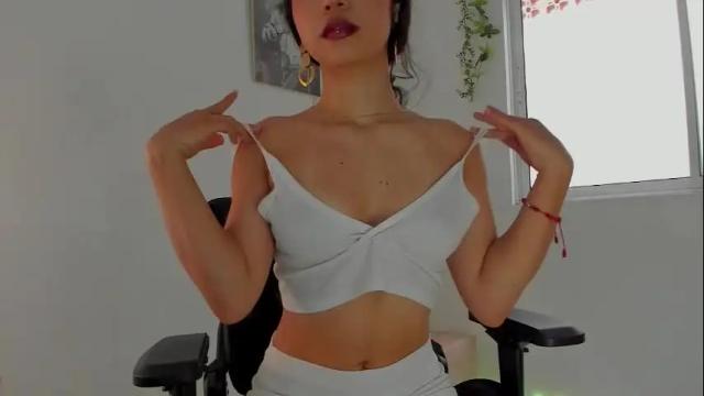 Image 7 of moonmadison Stream on Chaturbate on 18 days ago
