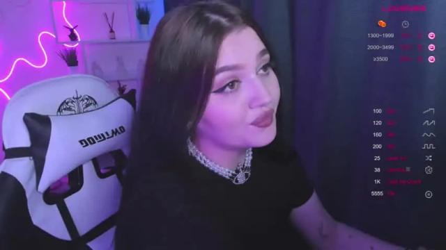 Image 12 of moonrenata Stream on Chaturbate on 14 months ago
