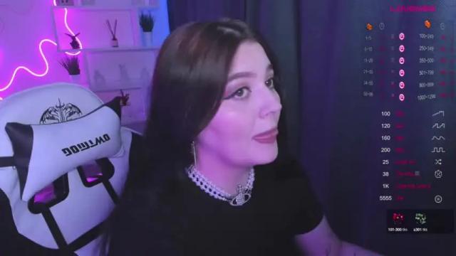 Image 3 of moonrenata Stream on Chaturbate on 14 months ago