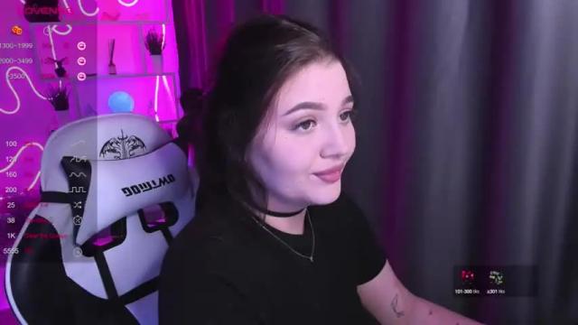 Image 2 of moonrenata Stream on Chaturbate on 14 months ago