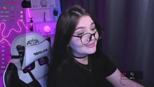 Image 7 of moonrenata Stream on Chaturbate on 14 months ago