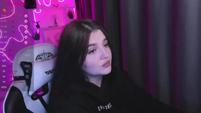 Image 3 of moonrenata Stream on Chaturbate on 14 months ago