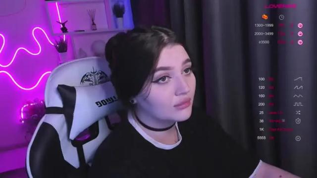 Image 10 of moonrenata Stream on Chaturbate on 14 months ago