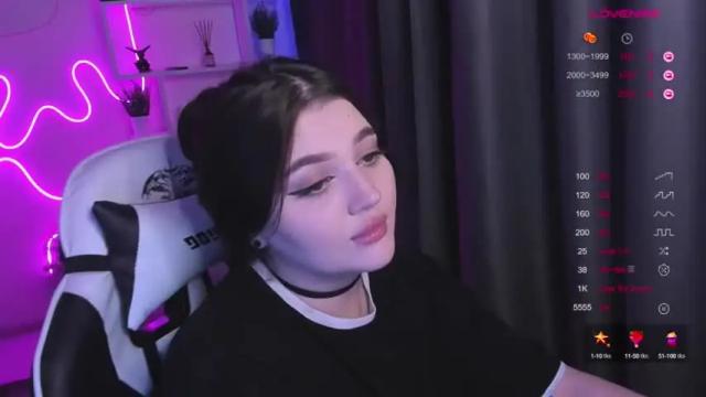 Image 11 of moonrenata Stream on Chaturbate on 14 months ago