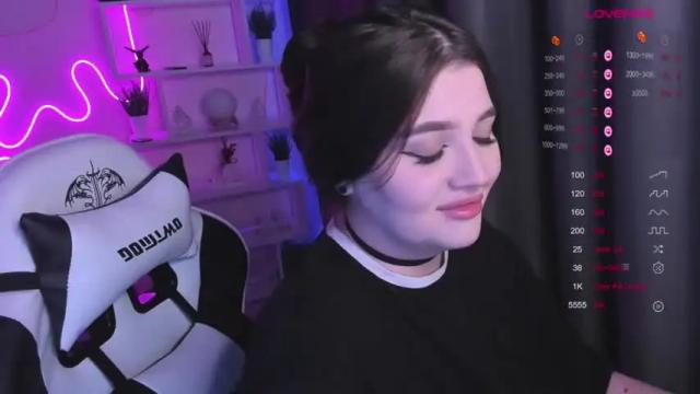 Image 4 of moonrenata Stream on Chaturbate on 14 months ago