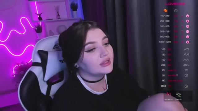 Image 6 of moonrenata Stream on Chaturbate on 14 months ago