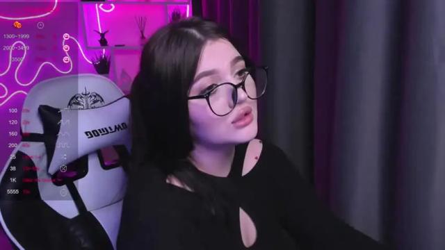 Image 8 of moonrenata Stream on Chaturbate on 14 months ago