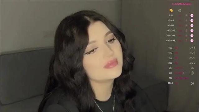 Image 3 of moonrenata Stream on Chaturbate on 2 months ago