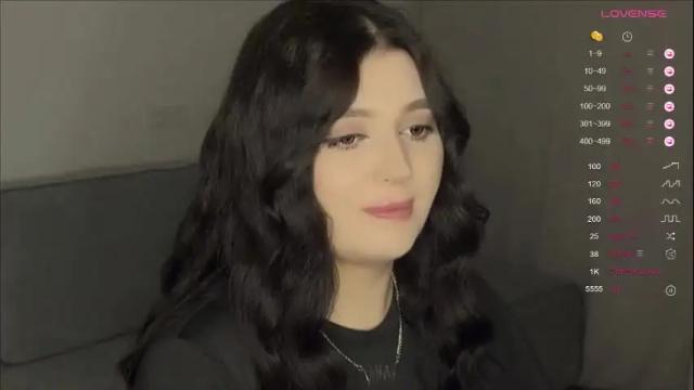 Image 6 of moonrenata Stream on Chaturbate on 2 months ago