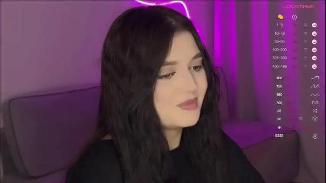 Image 11 of moonrenata Stream on Chaturbate on 1 month ago