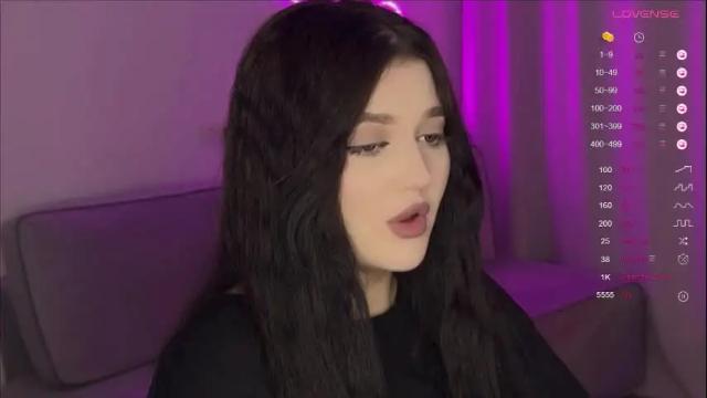Image 2 of moonrenata Stream on Chaturbate on 1 month ago