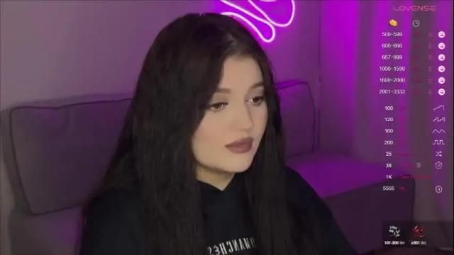 Image 11 of moonrenata Stream on Chaturbate on 1 month ago