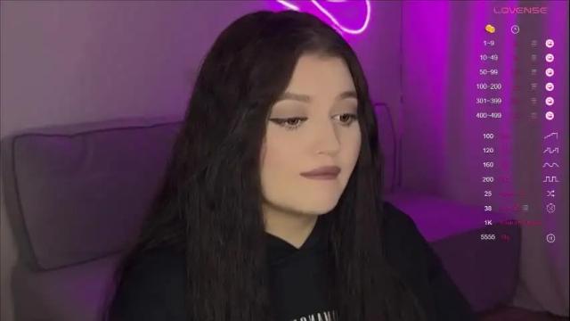 Image 12 of moonrenata Stream on Chaturbate on 1 month ago