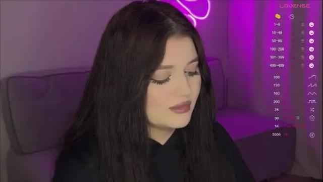 Image 4 of moonrenata Stream on Chaturbate on 1 month ago