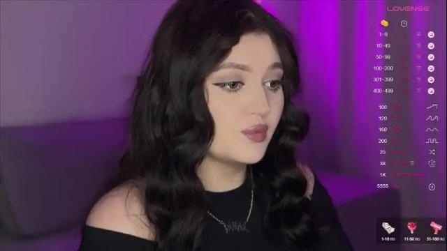 Image 2 of moonrenata Stream on Chaturbate on 1 month ago