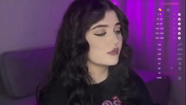 Image 12 of moonrenata Stream on Chaturbate on 1 month ago
