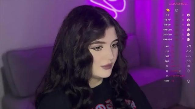 Image 2 of moonrenata Stream on Chaturbate on 1 month ago