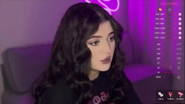 Image 4 of moonrenata Stream on Chaturbate on 1 month ago