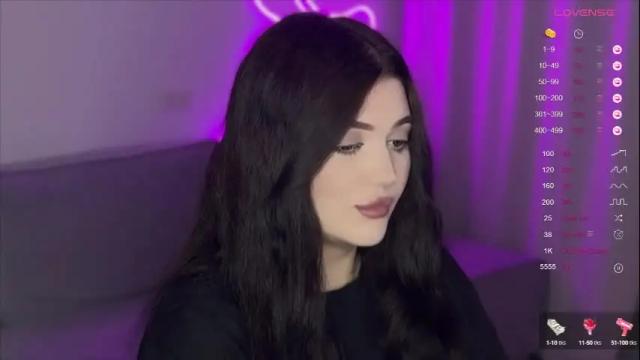 Image 2 of moonrenata Stream on Chaturbate on 1 month ago