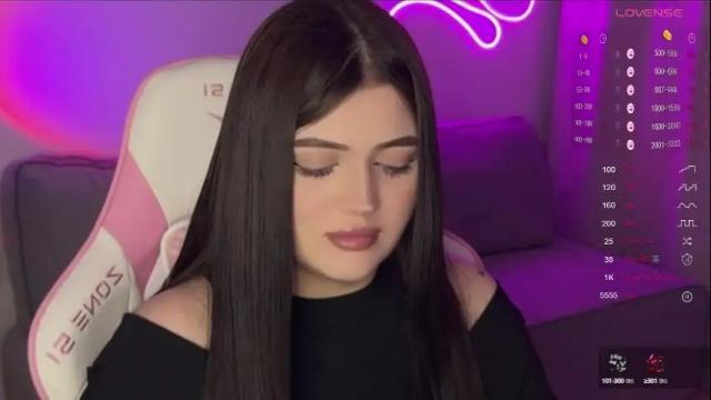 Image 6 of moonrenata Stream on Chaturbate on 1 month ago