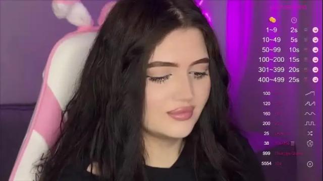 Image 11 of moonrenata Stream on Chaturbate on 1 month ago