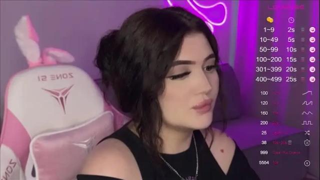 Image 2 of moonrenata Stream on Chaturbate on 1 month ago