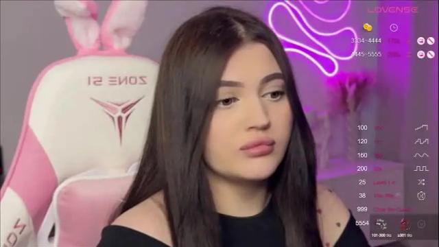 Image 12 of moonrenata Stream on Chaturbate on 1 month ago