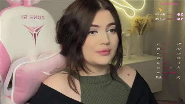 Image 11 of moonrenata Stream on Chaturbate on 29 days ago